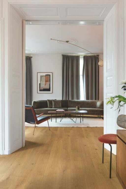 Quickstep Cala Dark Chestnut Oak Engineered Flooring, Brushed & Extra Matt Lacquered, 220x13x2200mm